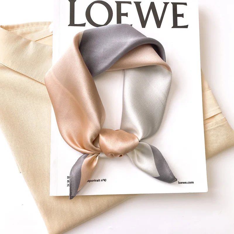 Carré en soie- Foulard élégant