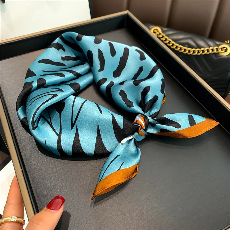 Carré en soie- Foulard élégant