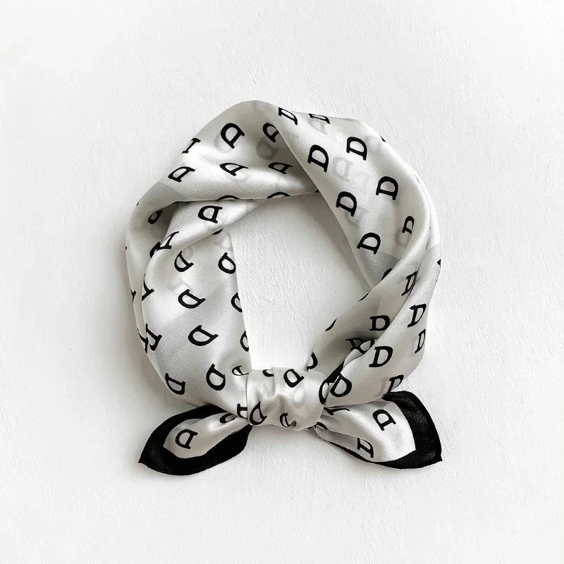 Carré en soie- Foulard élégant