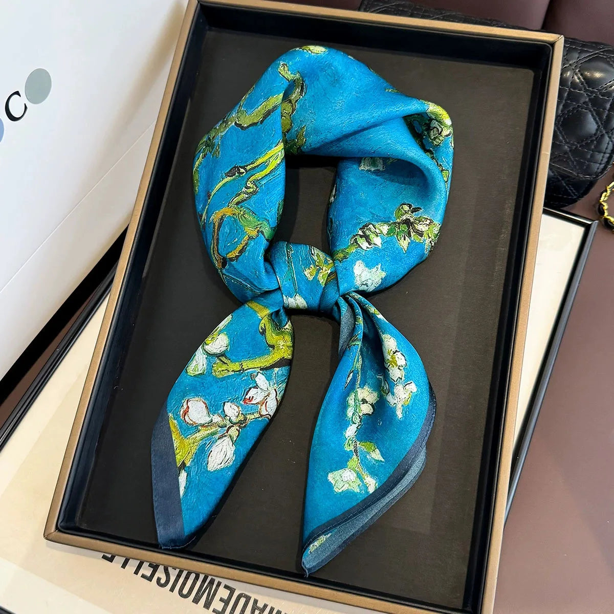 Élégant et intemporel. BLEU