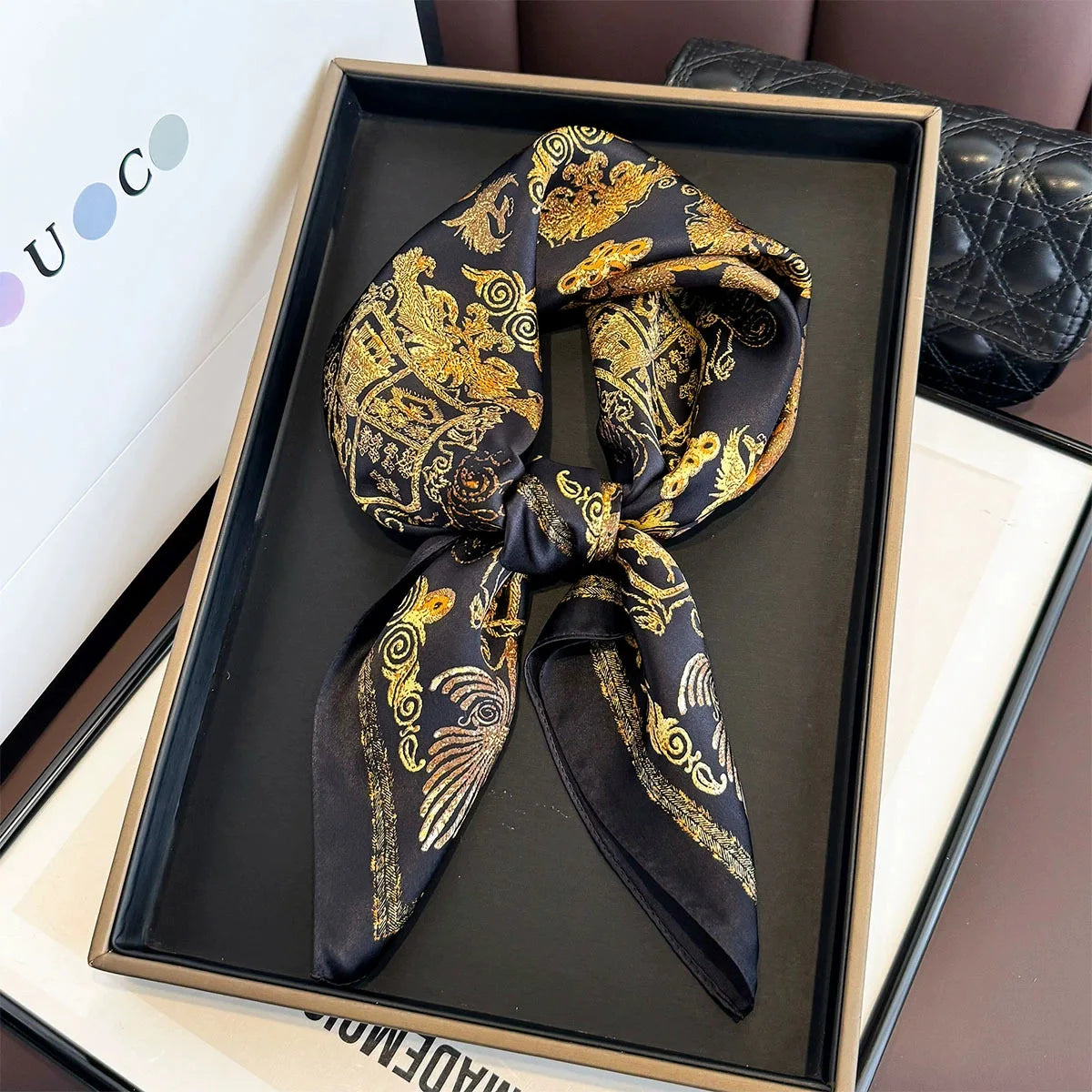 Utilisation mode polyvalente. NOIR ET OR