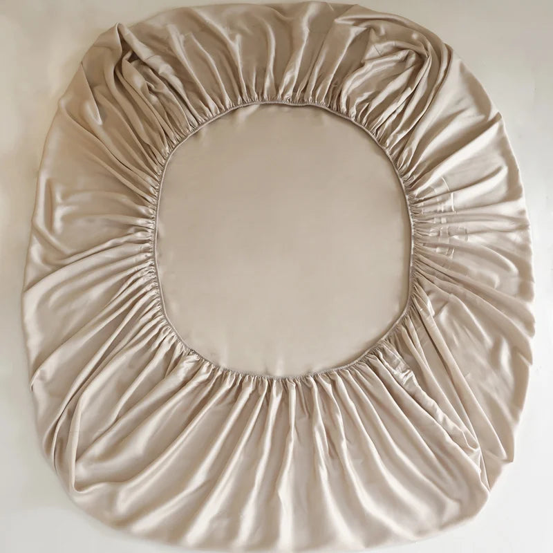 Finitions haut de gamme du drap housse en soie naturelle BEIGE 