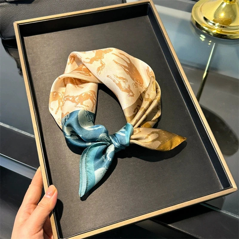 Soie naturelle douce et légère bleu et beige 