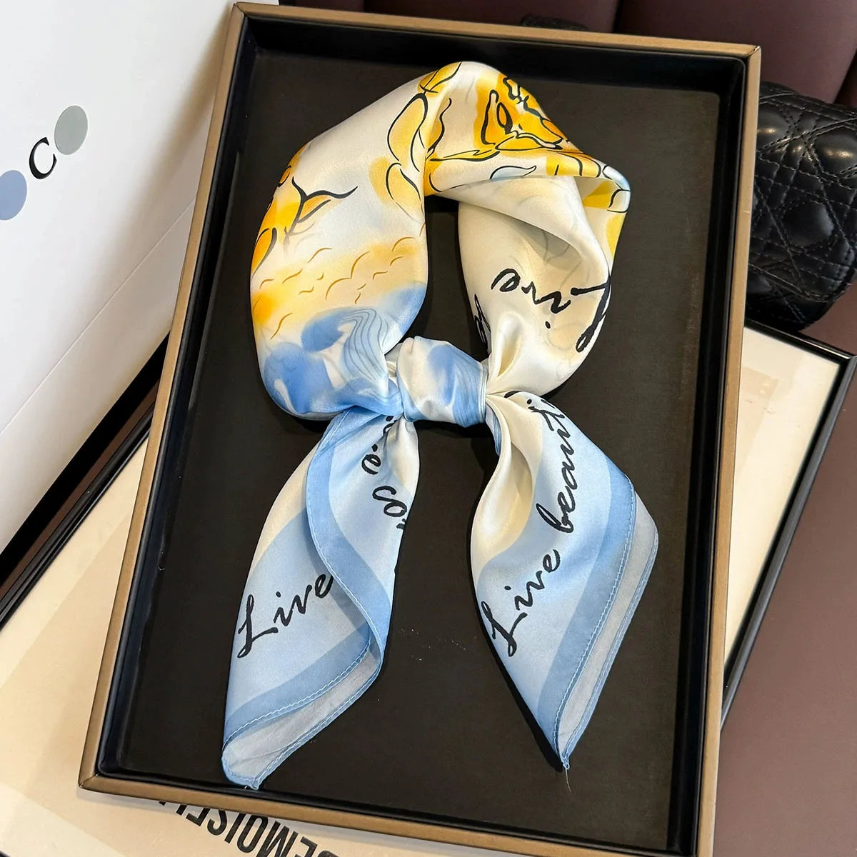 Carré de soie toutes saisons BLEU JAUNE