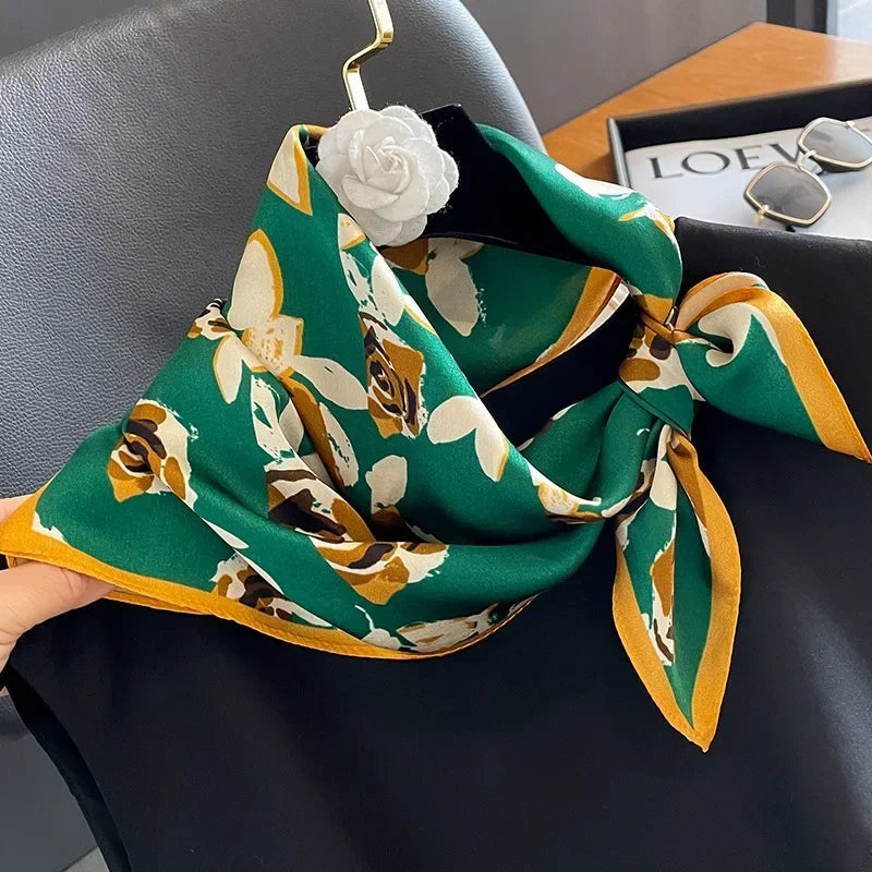 Carré en soie- Foulard élégant