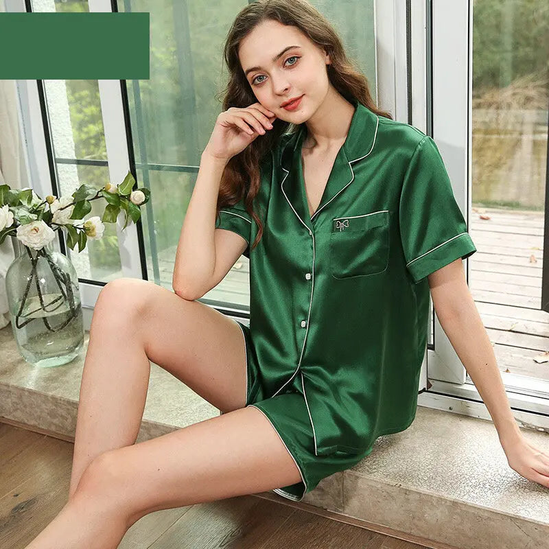 Gros plan sur la soie 19mm VERT EMERAUDE