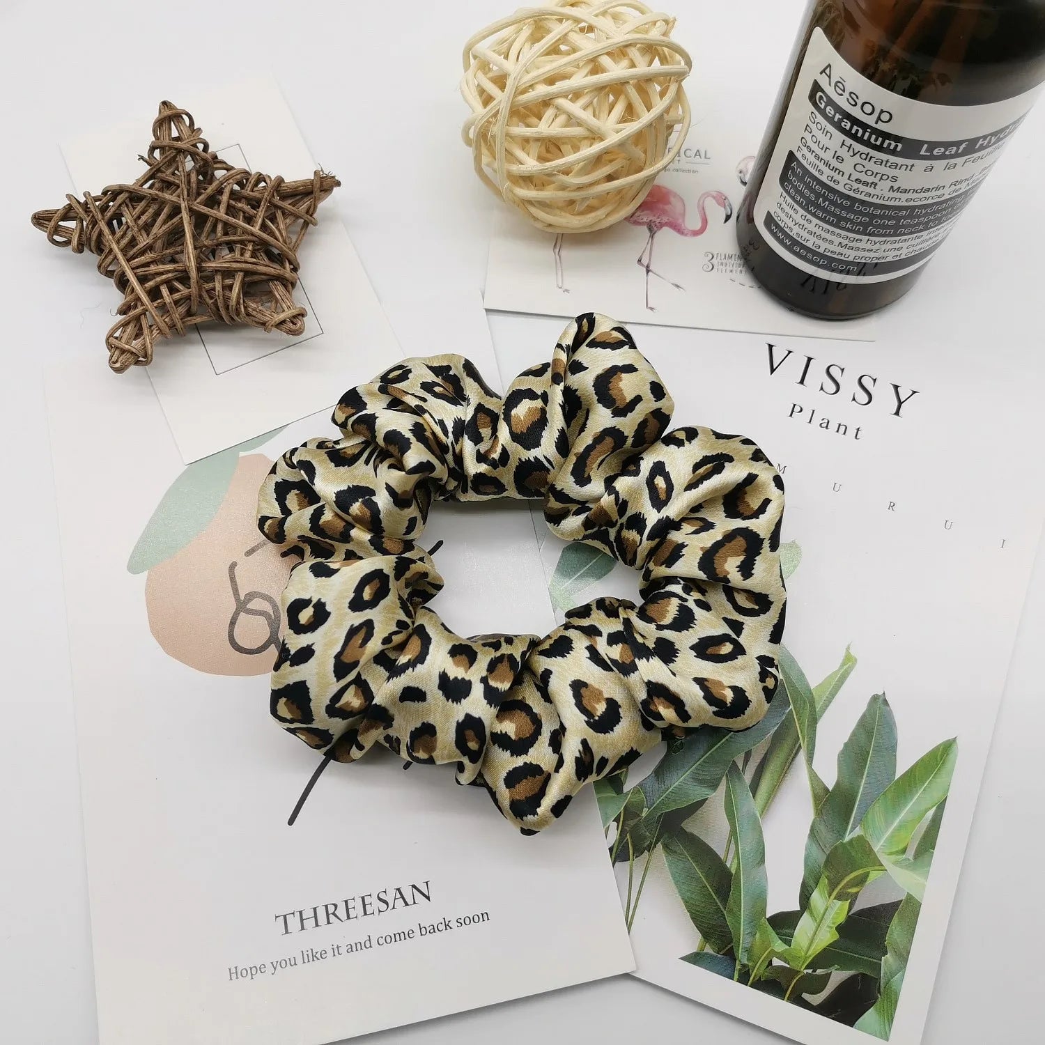 taie d'oreiller en soie et masque en soie  essence et soie couleur motif  chouchou pantere