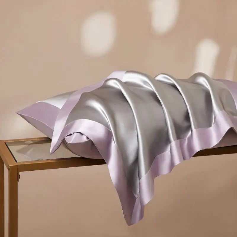 Taie d'oreiller en soie essence et soie qoie 40MOMME couleur argent et lila