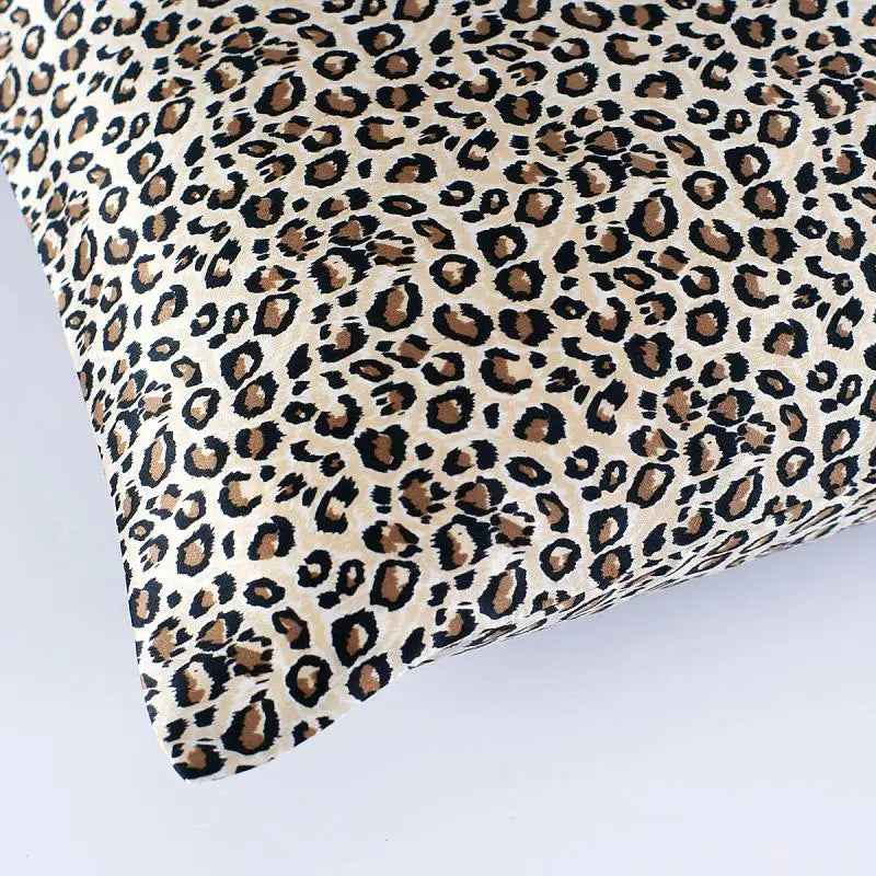 taie d'oreiller en soie et masque en soie  essence et soie couleur motif 