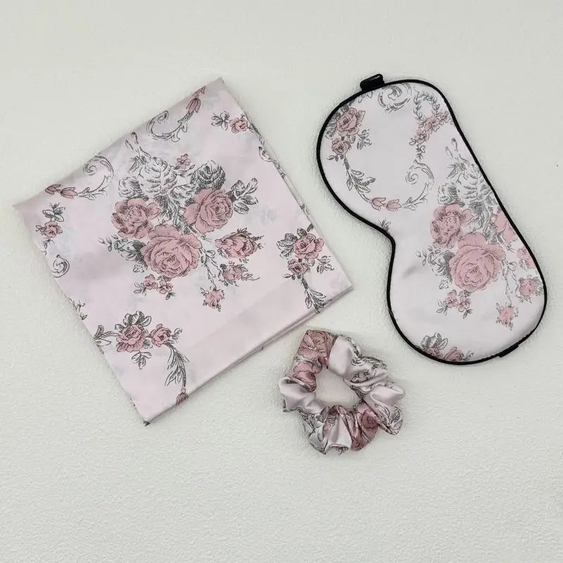 taie d'oreiller en soie et masque en soie  essence et soie couleur motif  papier peint rose