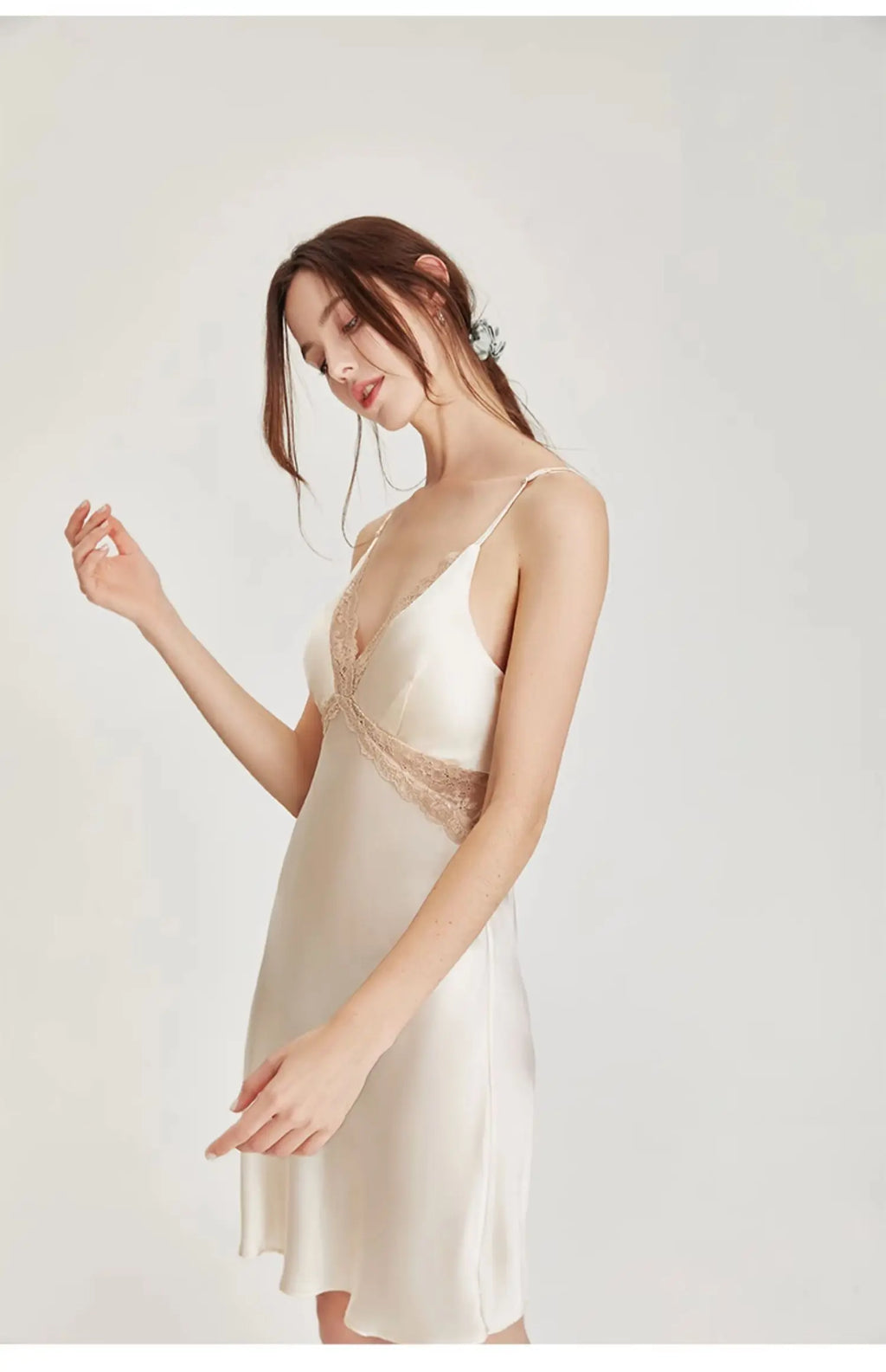 Robe de nuit sexy en soie pour un look raffiné et intime.