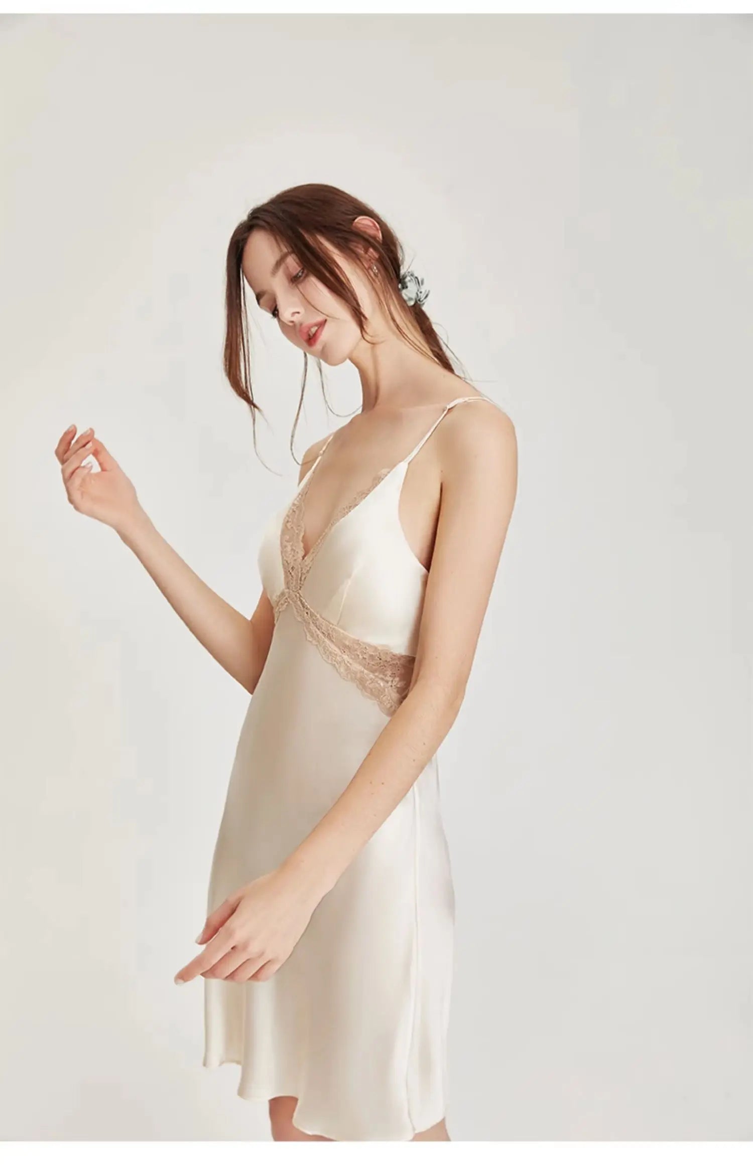 Robe de nuit sexy en soie pour un look raffiné et intime.