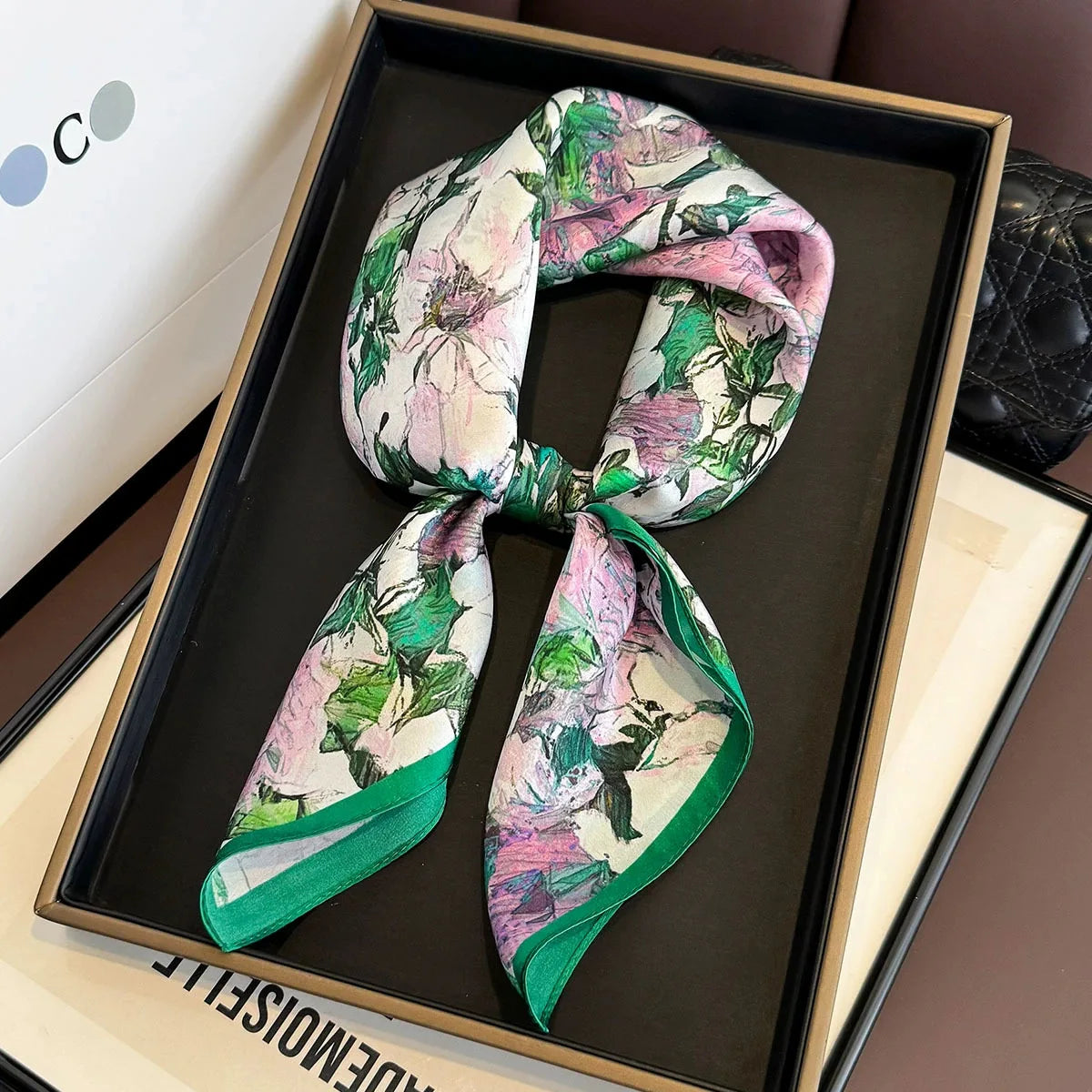 Matière idéale pour peaux sensibles.VERT FLEUR ROSE