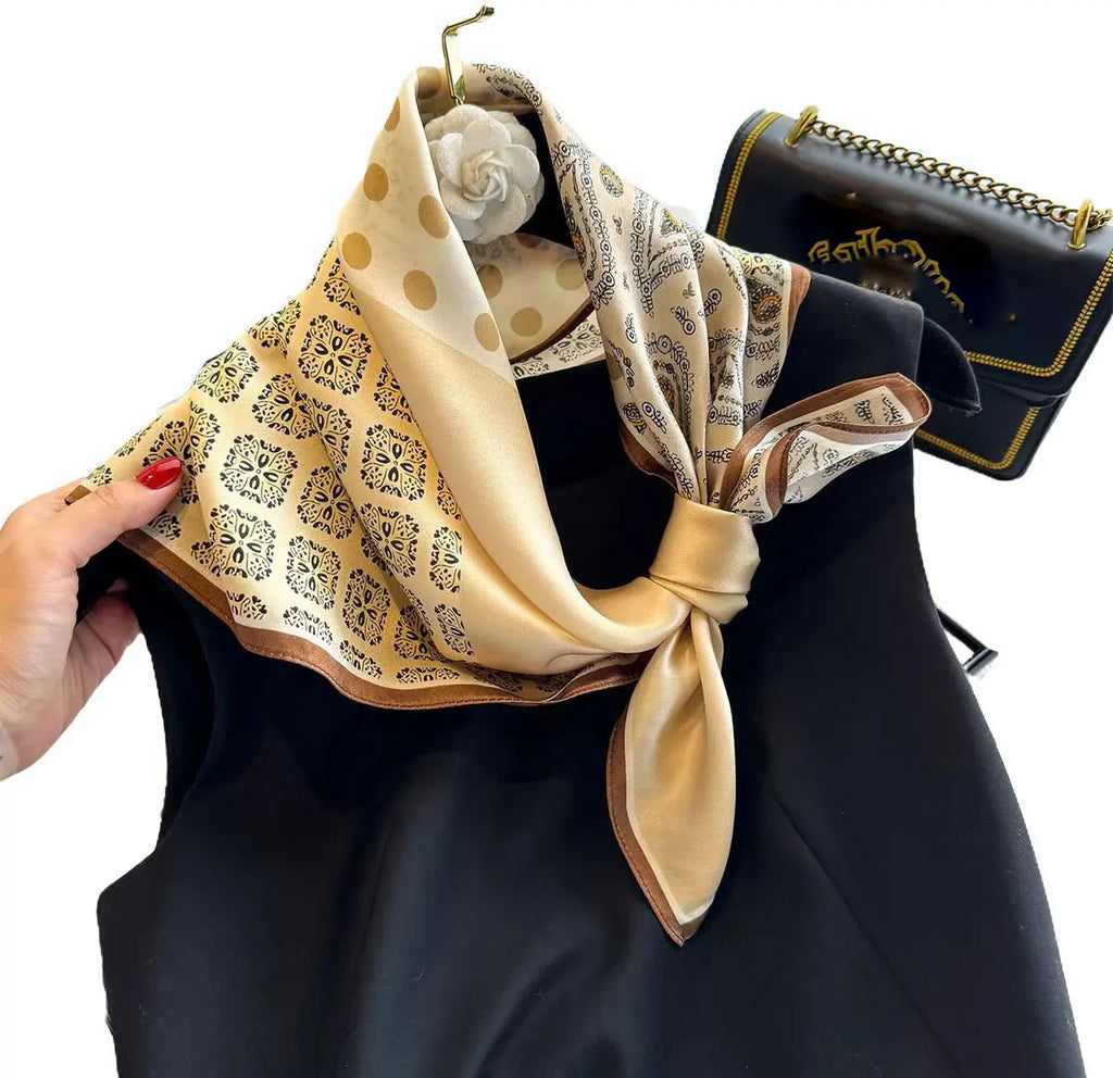 Tissu en soie fluide et léger, idéal pour un port quotidien MARRON