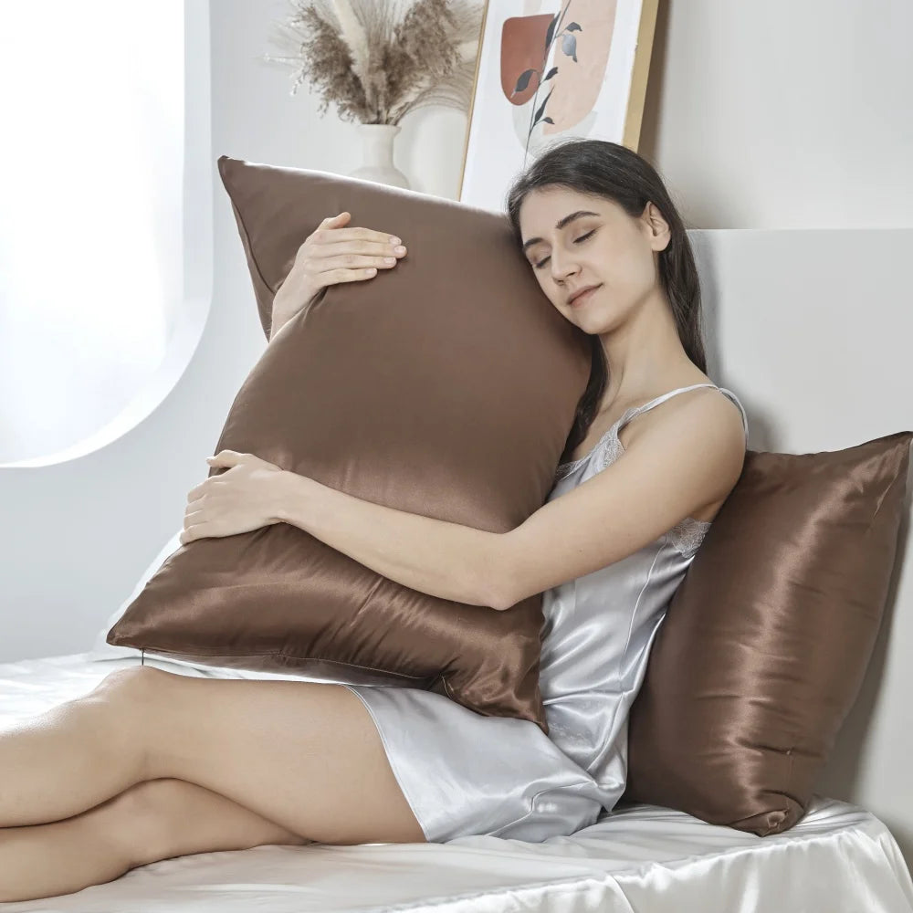 Taie oreiller soie luxe 22 Mommes MARRON — soin cheveux & peau