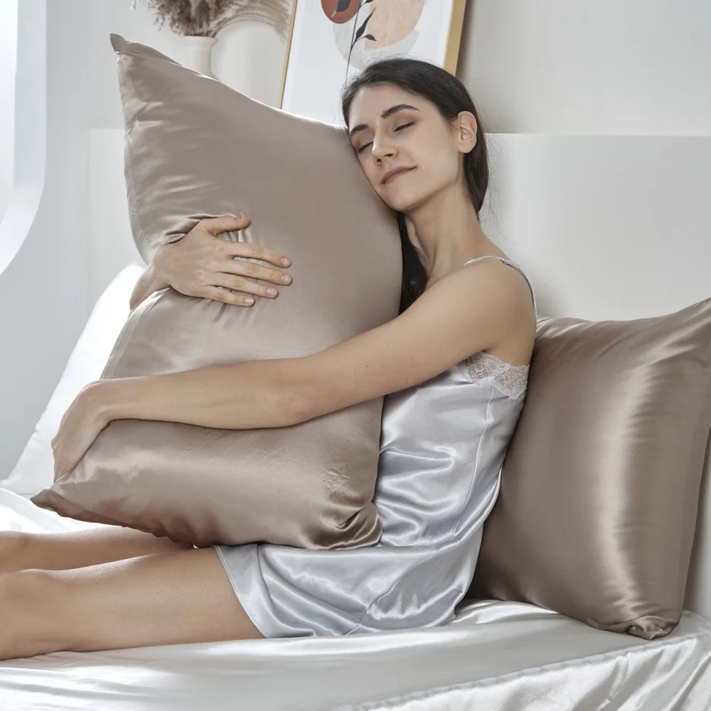 Taie soie naturelle 22 Mommes BRUN — literie élégante et respirante