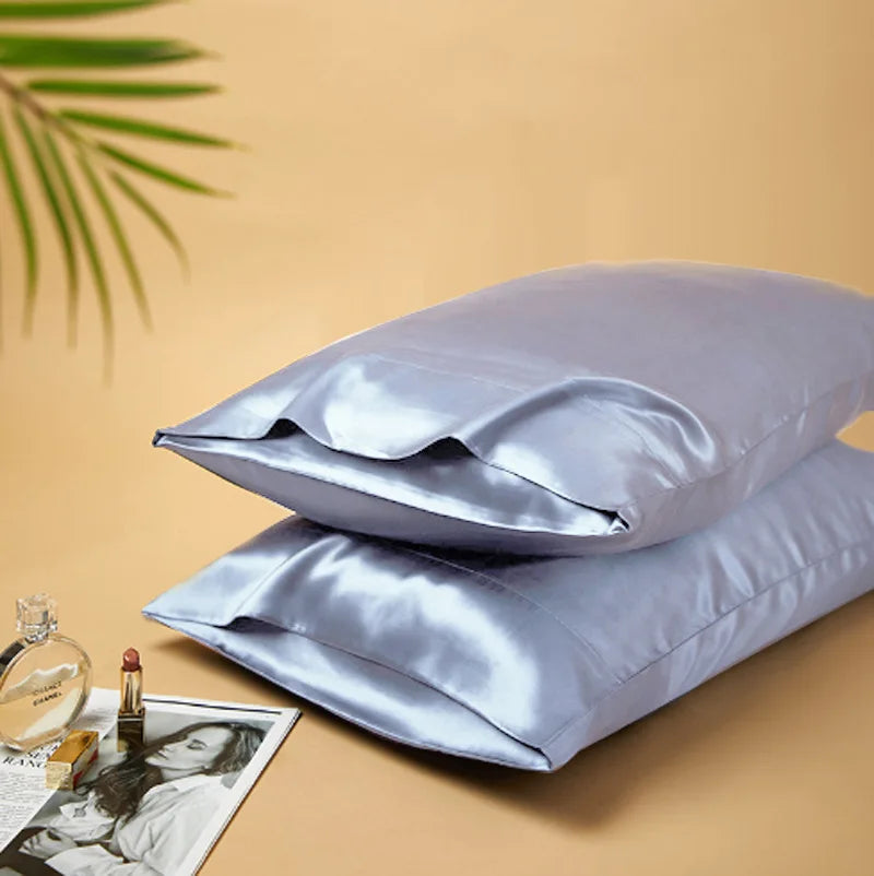 taie d'oreiller en soie porte feuille essence et soie 22 momme 48x74cm Hypoallergenique anti frisottis protège la peau cadeau anniversaire noël fête mariage  couleur bleu claire metalisé