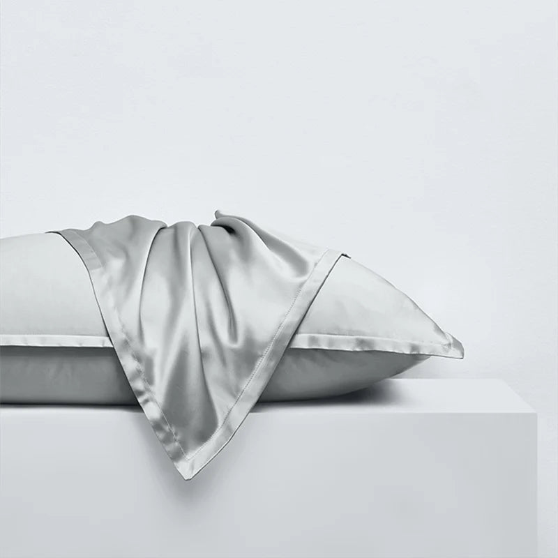 Taie d'oreiller en soie 30 momme essence et soie de la soie véritable de qualité haut de gamme prèserve la peau anti frisottis cadeau idéal femme homme mariage noël anniversaire couleur  gris