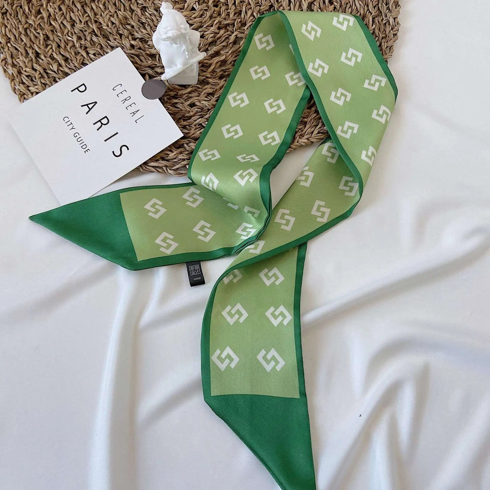 Foulard en soie accessoire beauté Gamme acidulé