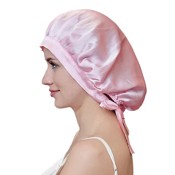 Détail bonnet en soie 16 Momme – tissu soyeux et rubans