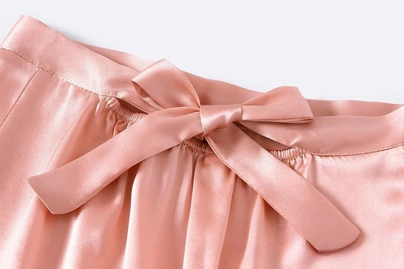 Détail sangles élastiques ajustables du bonnet en soie