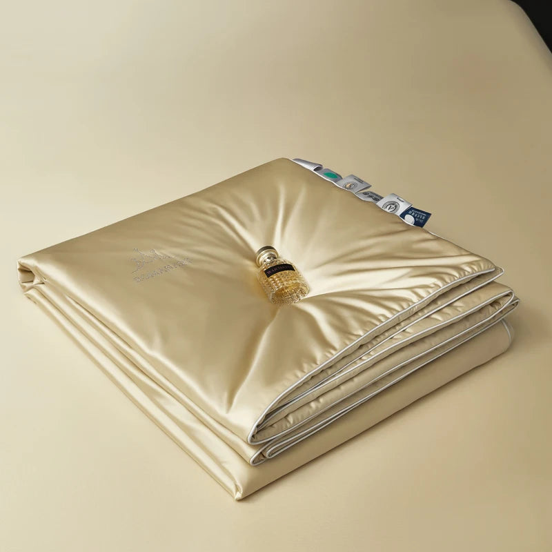 Chambre élégante avec couette en soie de mûrier jaune