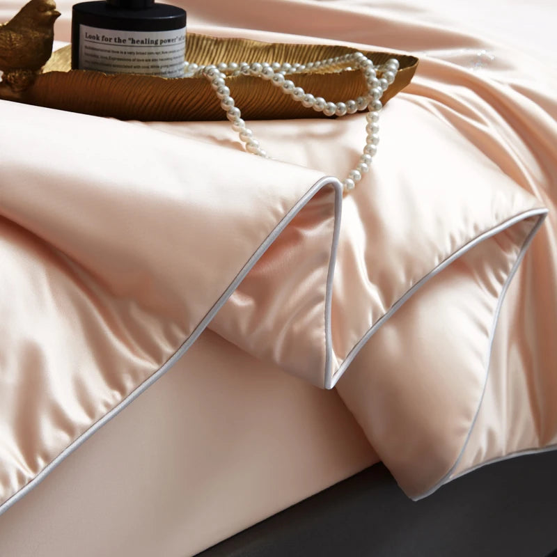 Couette en soie adaptée aux peaux sensibles rose