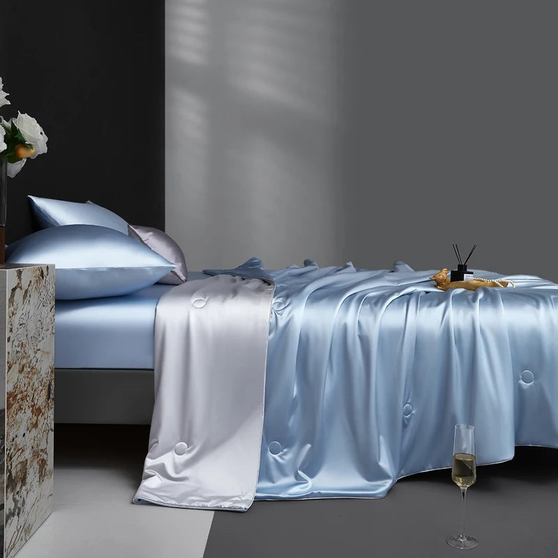 Couette en soie de mûrier taille King bleu 