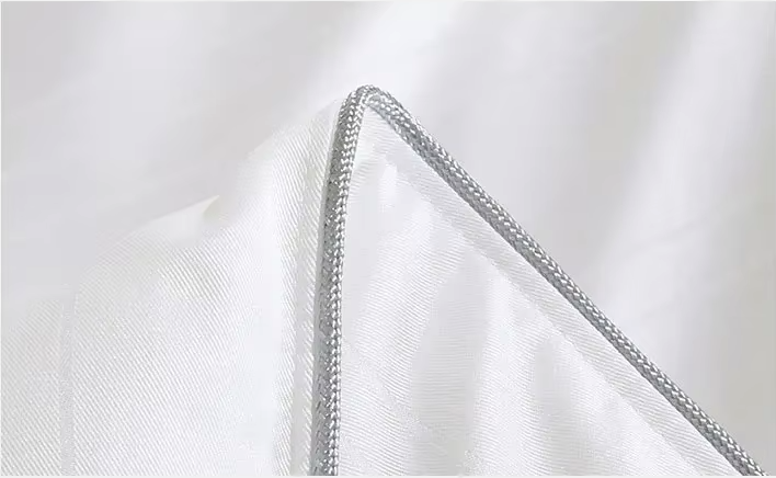 Couette en soie de mûrier légère et portable BLANC