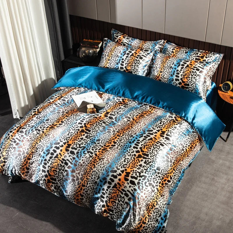 Décoration chic chambre avec linge de lit en soie de mûrier leopard bleu orange