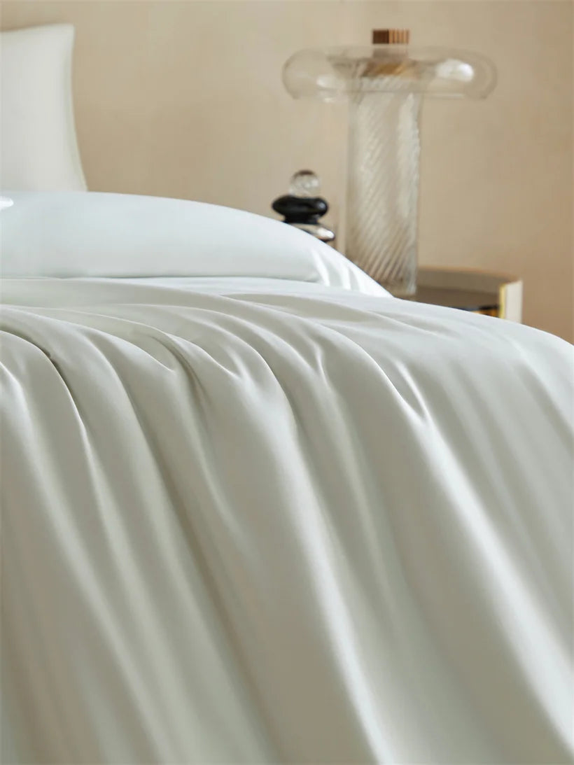Finitions haut de gamme parure en soie blanc