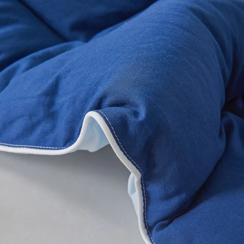 Couette en soie de mûrier offrant confort de sommeil bleu