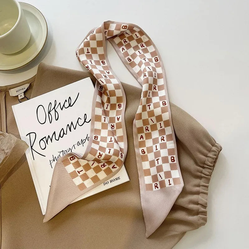 Foulard en soie accessoire beauté Gamme carreau