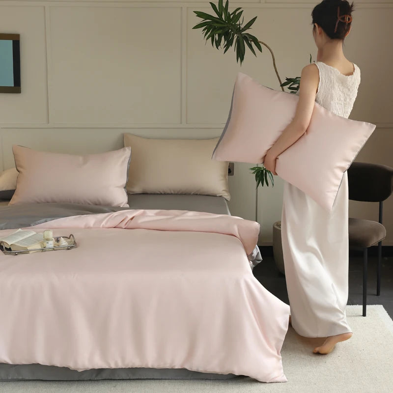 Lit king size avec literie en soie de mûrier rose et gris