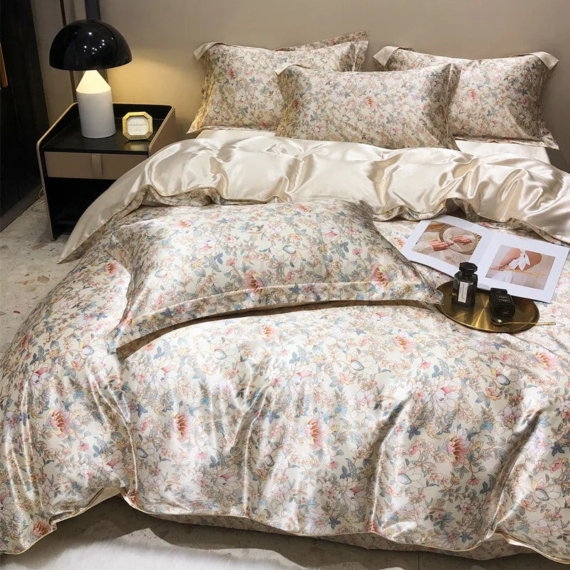 Motif floral élégant imprimé sur soie naturelle beige