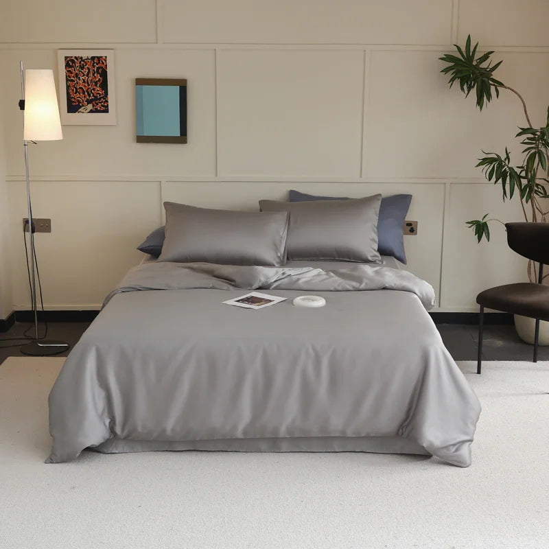 Parure de lit en soie naturelle dans une chambre décorée GRIS