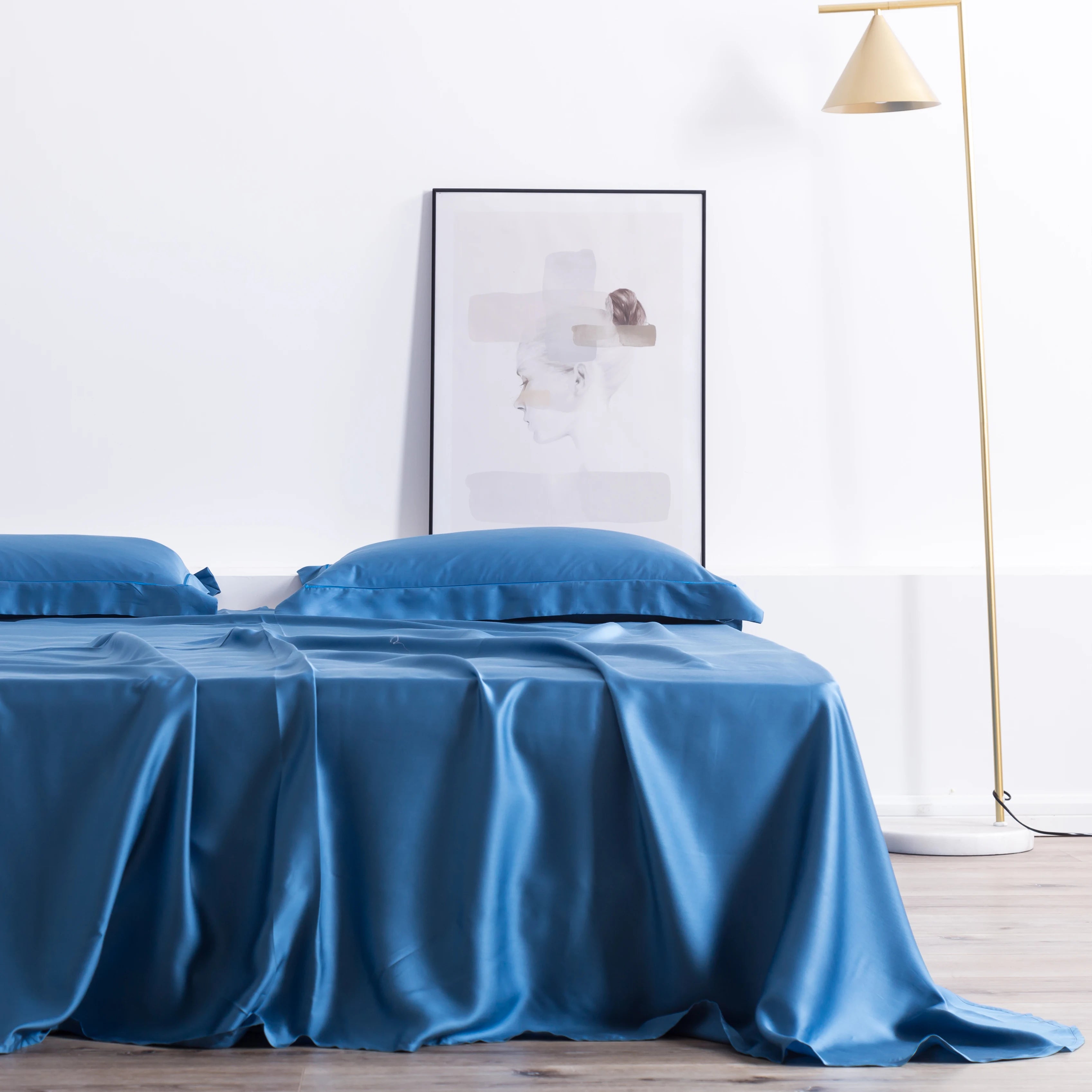 Parure de lit en soie de Mûrier 100% comprenant housse de couette, drap plat et taies assorties bleu