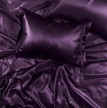 Parure de lit en soie utilisée en hôtel pour un confort