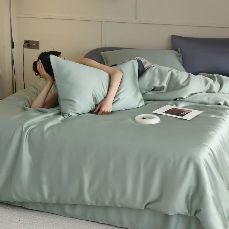 Literie en soie naturelle de qualité hôtelière sur lit king size VERT
