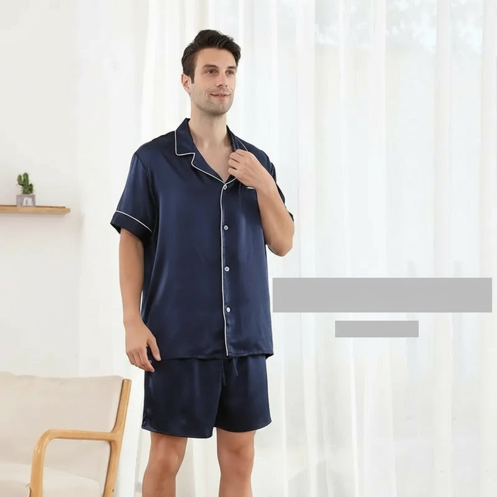 Pyjama homme en soie 100%, short et haut manches courtes, extra doux et respirant, confortable et luxueux pour dormir ou se détendre à la maison. bleu