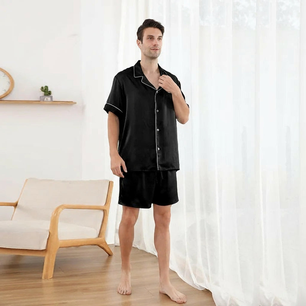 Pyjama homme élégant et confortable pour maison et nuit, style moderne. noir