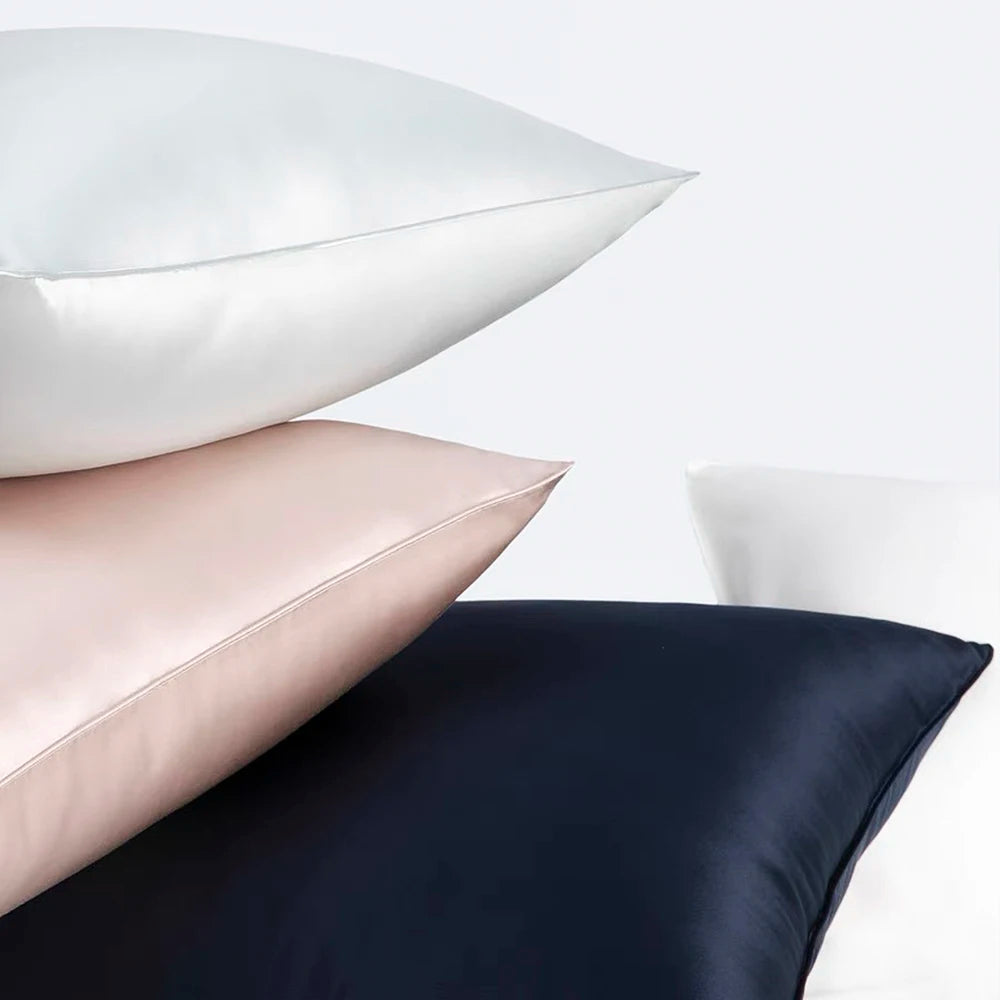 Texte descriptif :
Profitez du pack 3+1 offert : 4 taies de dimensions 51x66 et 51x76 cm pour toute la famille ou pour varier vos styles.