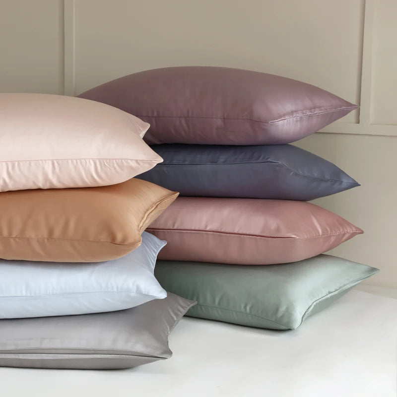 Dormez sur un nuage avec cette taie d’oreiller en pure soie de mûrier, reconnue pour ses bienfaits anti-âge et anti-frisottis.
Naturelle, respirante et élégante, elle prend soin de votre peau et de vos cheveux tout en sublimant votre literie.
Une idée **cadeau raffinée pour femme ESSENCE ET SOIE DE NOMBREUSE COULEUR ROSE SAUMON ROSE PALE ROSE POUDRE BRUN CAMEL BLEU CIEL BLEU NUIT PRUNE VERT D EAU GRIS 